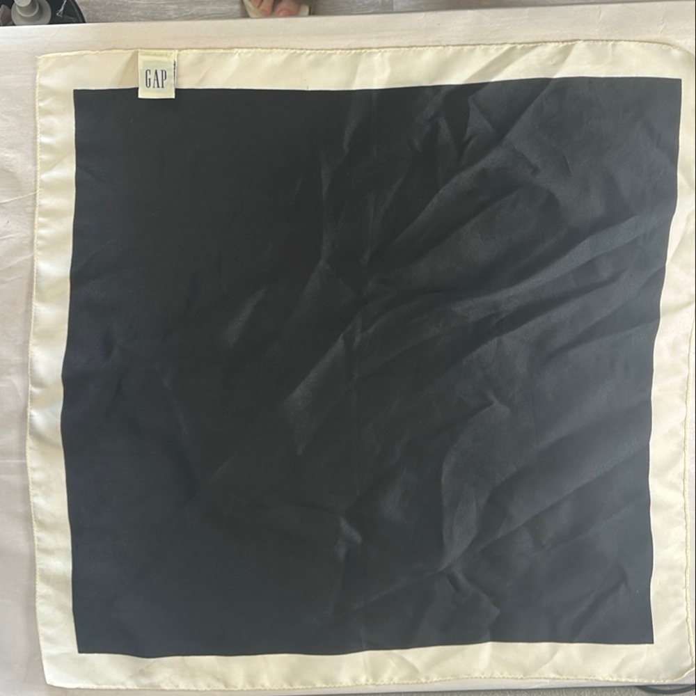 GAP Black and Cream Scarf made in Italy